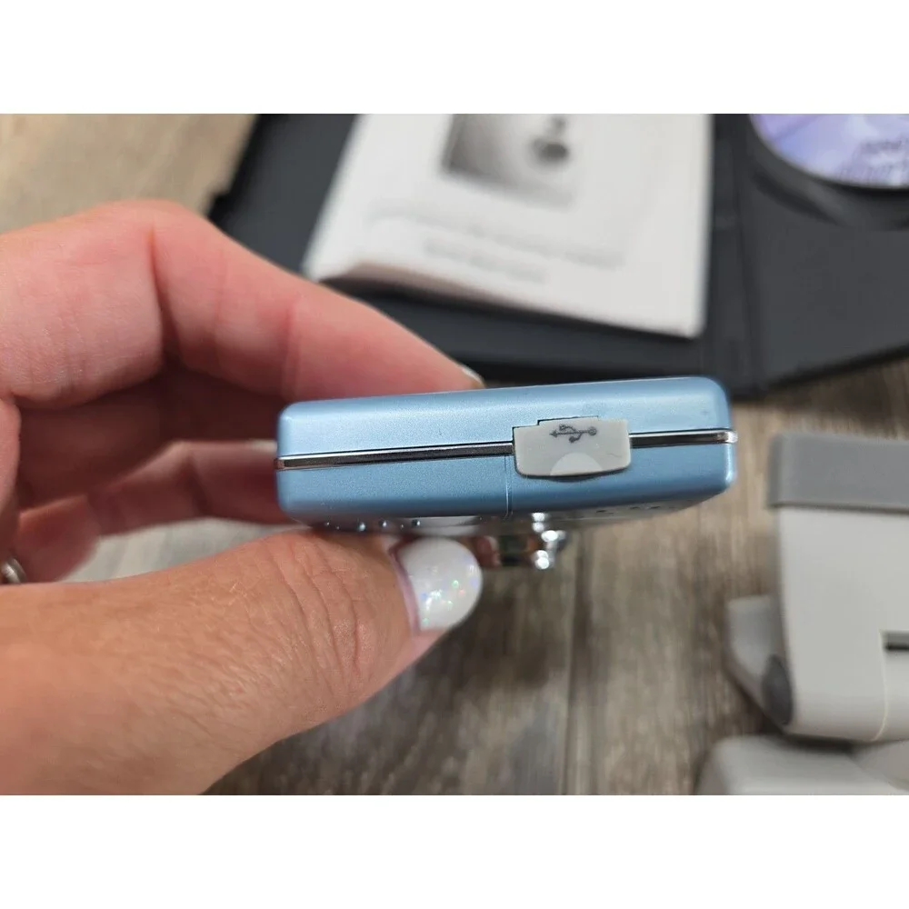 SiPix Stylecam Blink II Blue Silver Fixed Focus Digital Camera - Powers On